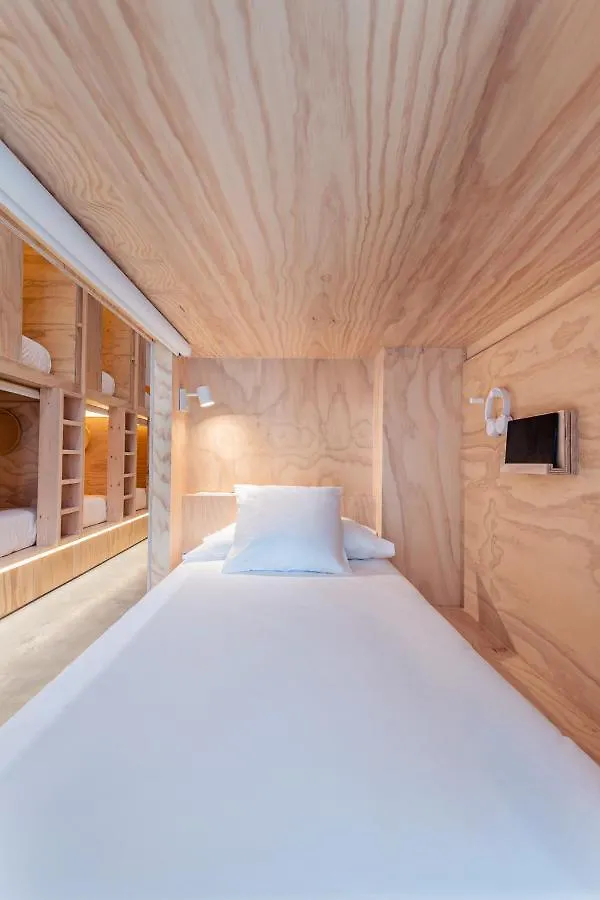 Colo Colo Hostel - Single Private Beds San Sebastian